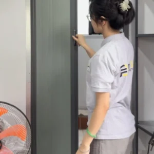 hình-cua-to-ong-ngan-nha-ve-sinh