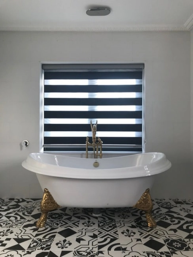 hình-rem-cau-vong-nha-tam