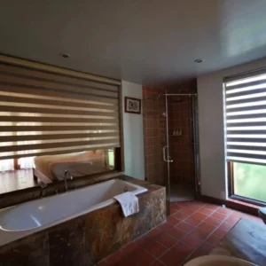 hình-rem-cau-vong-nha-tam