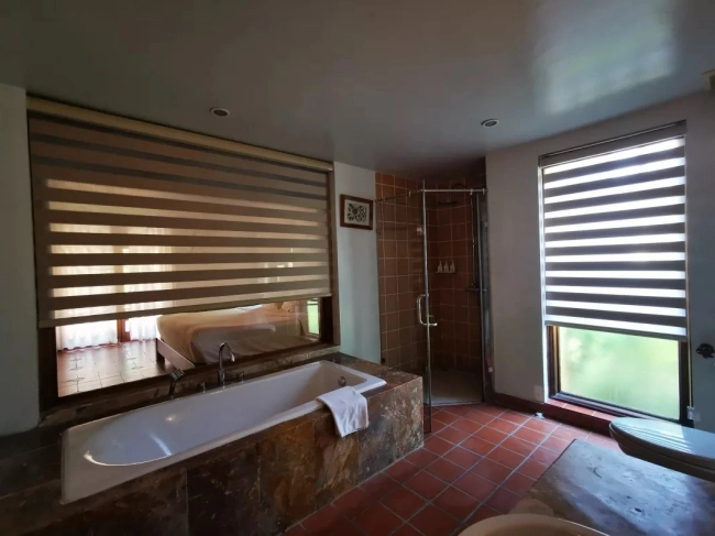 hình-rem-cau-vong-nha-tam