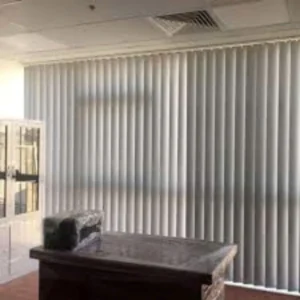 Rèm cửa lá dọc văn phòng sang trọng