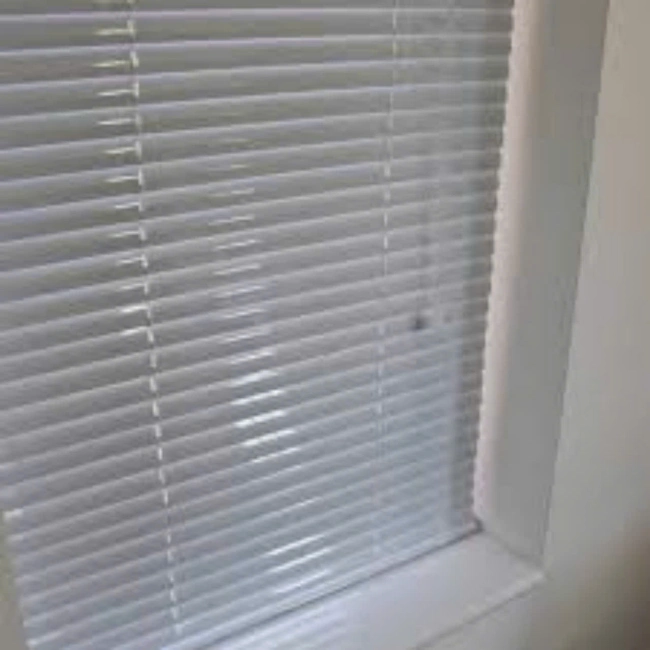 Rèm sáo nhôm trắng tinh tế cho văn phòng - Ảnh 3
